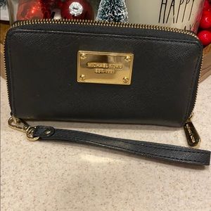 Authentic Michael Kors wristlet